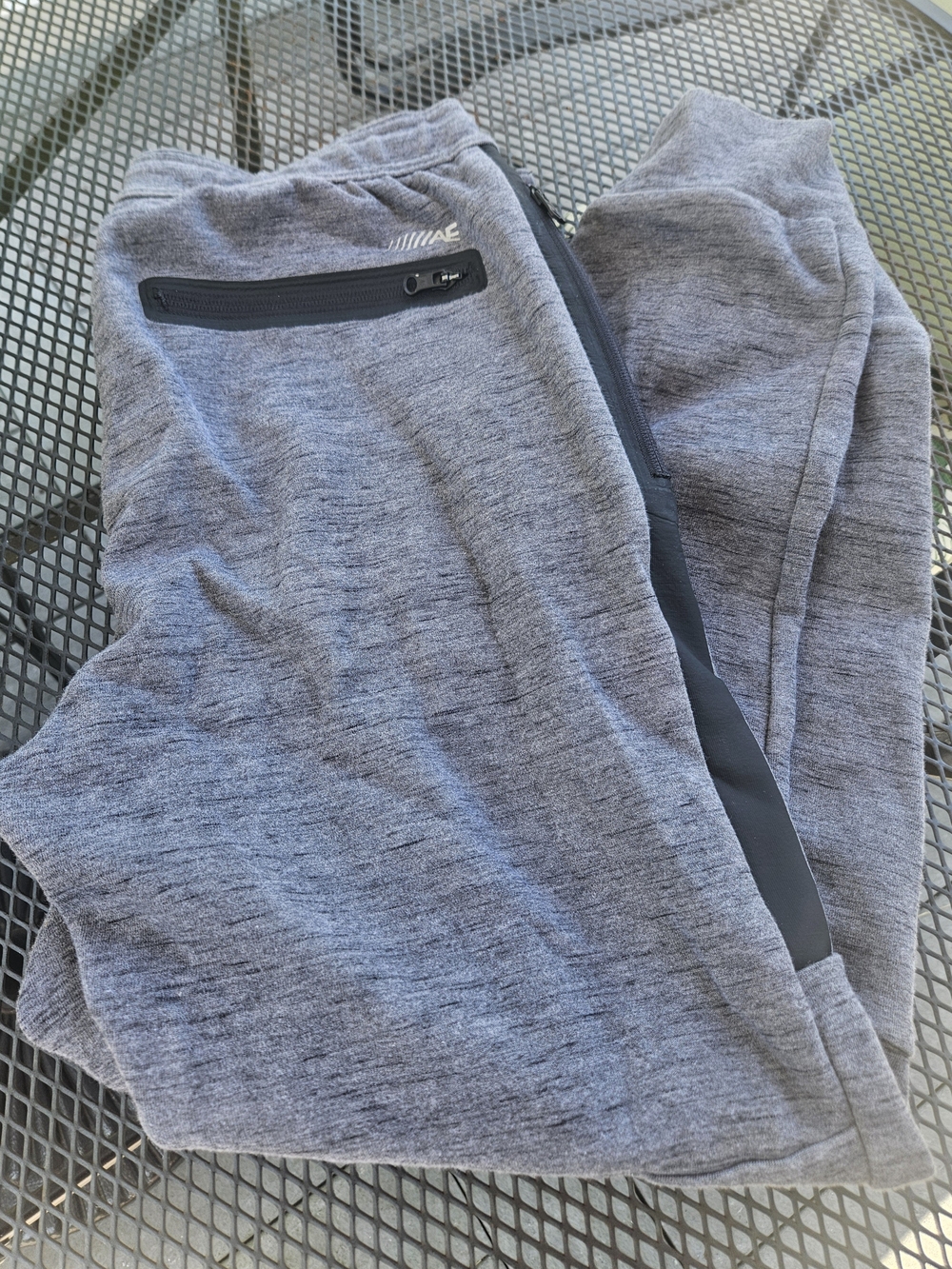 American Eagle Gray Tech Flex Fleece Joggers Size Medium